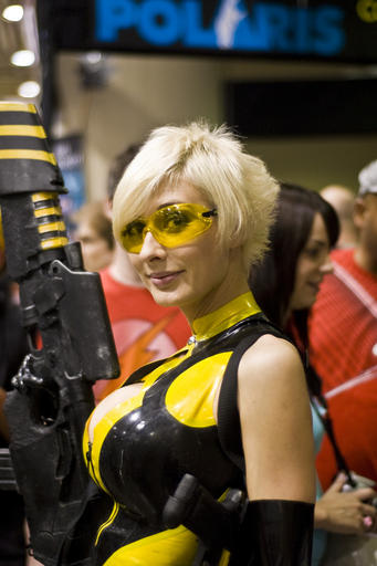 Marvel: Ultimate Alliance - [Geek Girl Parade] Косплей Мисс Чудо и не только (Marie-Claude Bourbonnais)